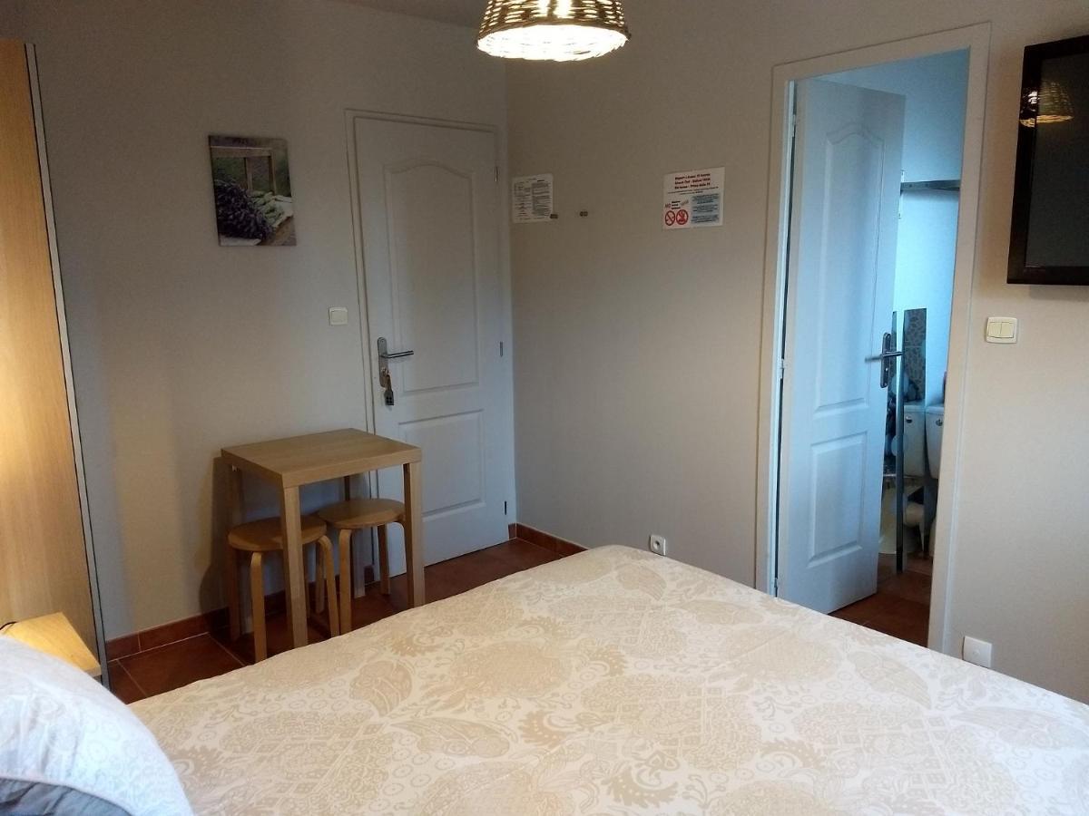 Les Terrasses De Valensole Bed & Breakfast ภายนอก รูปภาพ