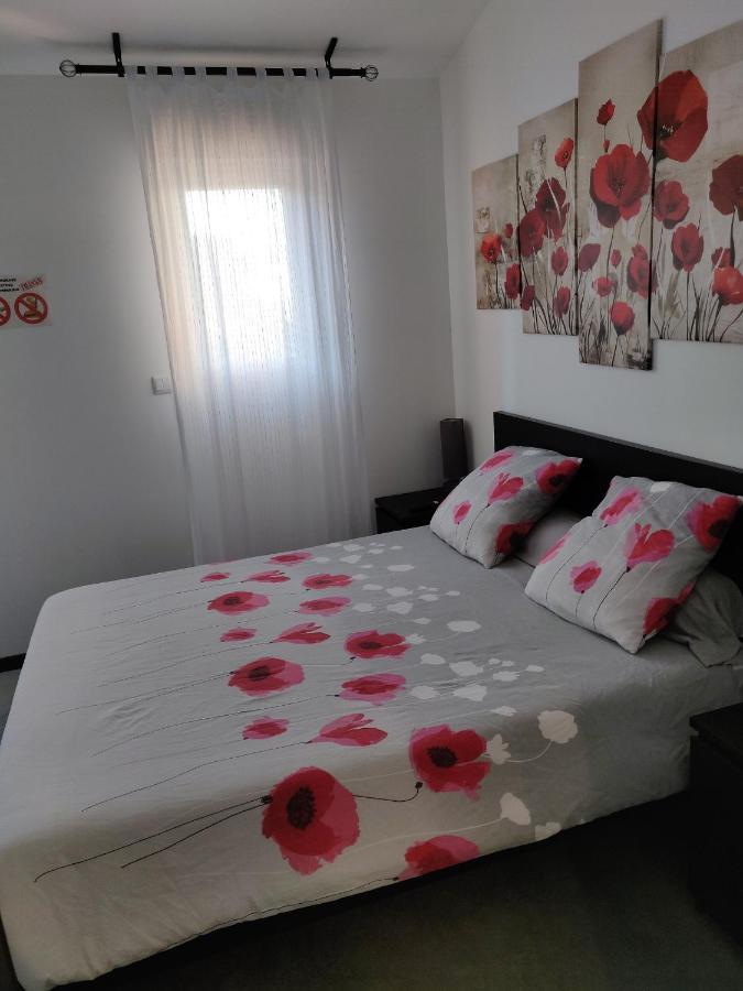 Les Terrasses De Valensole Bed & Breakfast ภายนอก รูปภาพ