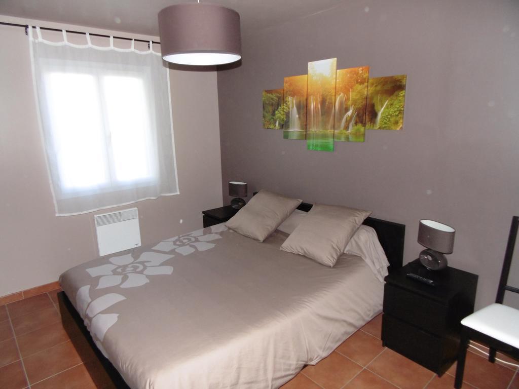 Les Terrasses De Valensole Bed & Breakfast ห้อง รูปภาพ
