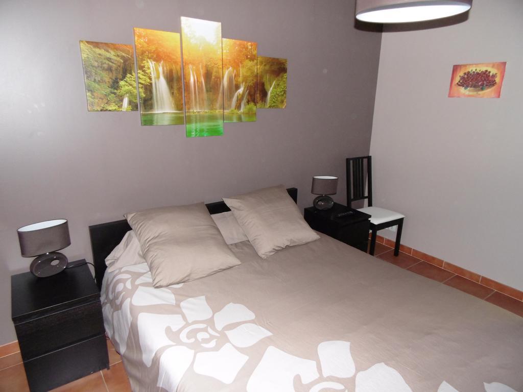 Les Terrasses De Valensole Bed & Breakfast ห้อง รูปภาพ