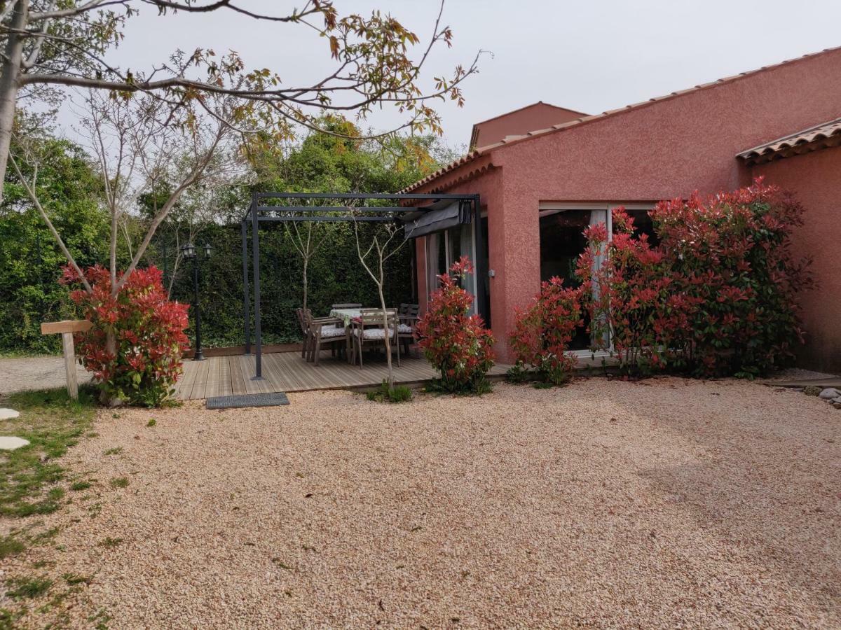 Les Terrasses De Valensole Bed & Breakfast ภายนอก รูปภาพ